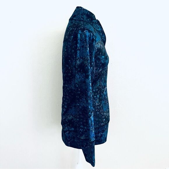 SNOSKINS Zip Jacket Back Hidden Pocket Animal Print Blues Purple EUC SZ Med - Picture 2 of 7